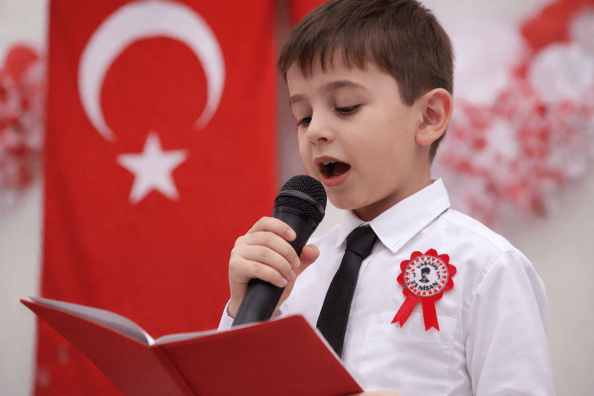 23 Nisan Rozeti Yaka Rozeti Öğrenci Sınıf 10 Adet Keçe - 23 Nisan Hediyelik Okul Öncesi | Aydede Oyunevi